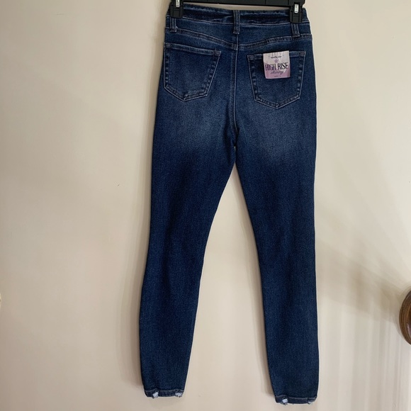 Vanilla Star High-Rise Distressed Skinny Jeans - Picture 6 of 7